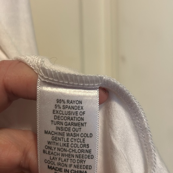 B.L.E.U. Cold Shoulder Top Size Medium NWT Women's White - Picture 6 of 8